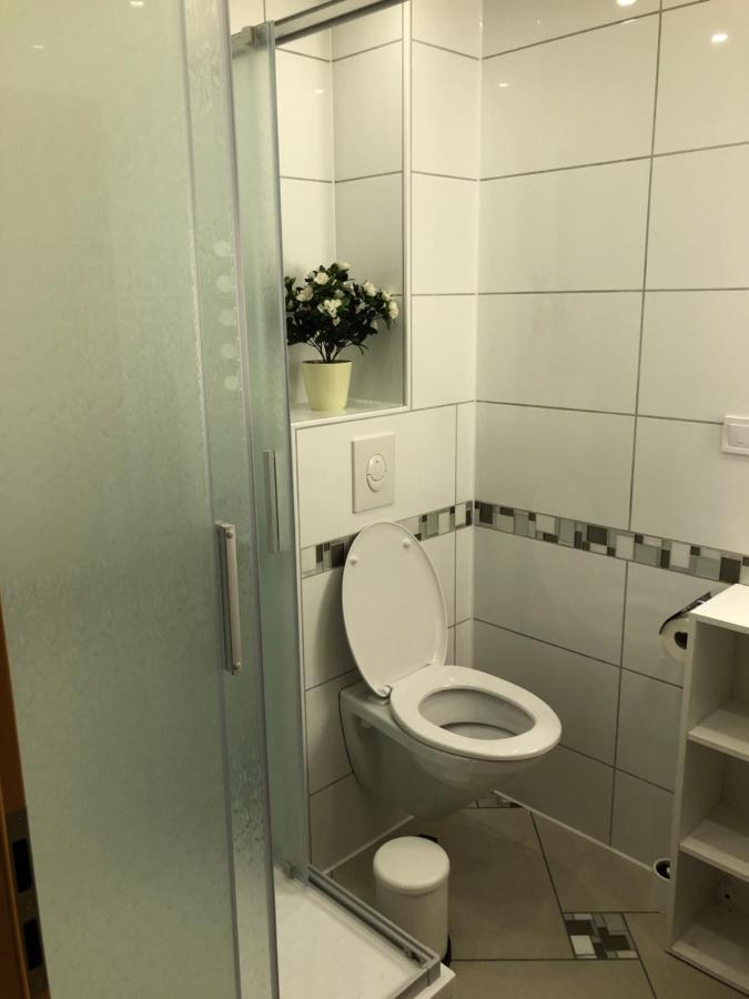 Room 4 You Dusseldorf Luaran gambar